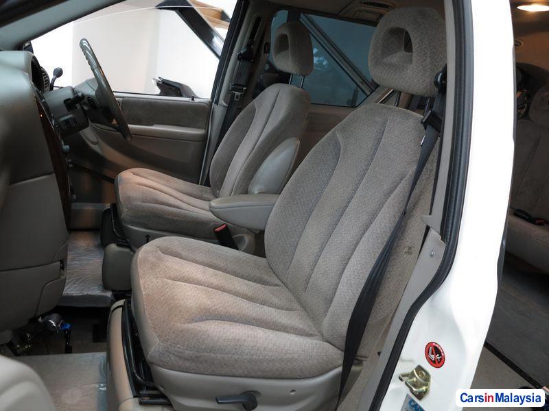 Chrysler Voyager Automatic 2003 - image 5