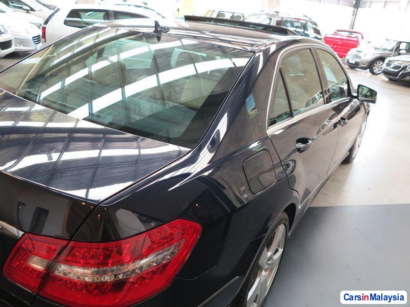 Mercedes Benz E350 Automatic 2009 - image 5