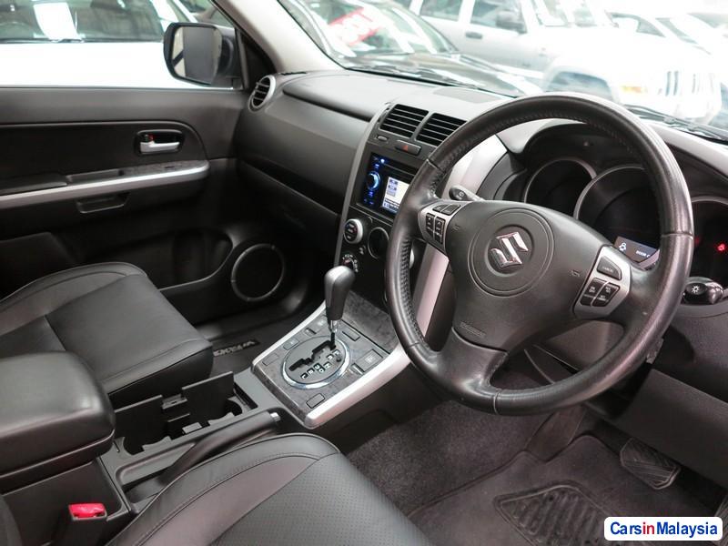 Suzuki Grand Vitara Automatic 2010 - image 5