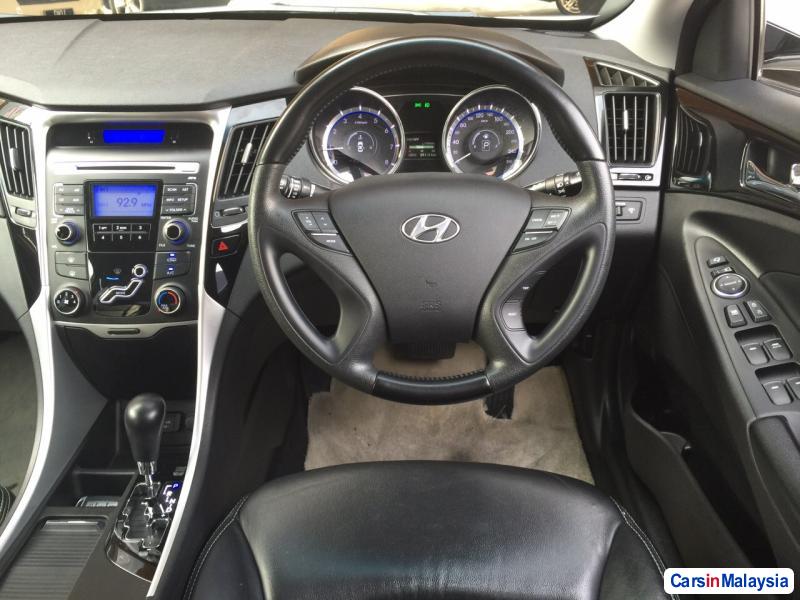 Hyundai Sonata Automatic 2011 - image 5