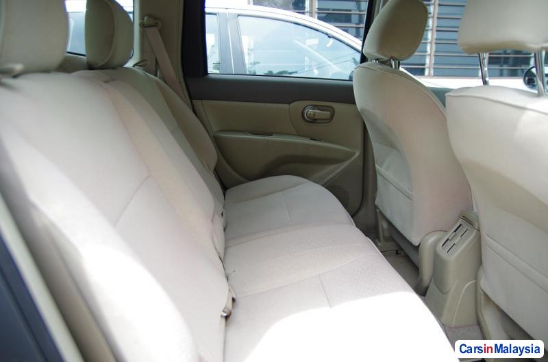 Nissan Grand Livina Manual 2010 - image 6