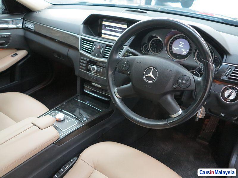 Mercedes Benz E350 Automatic 2009 - image 6