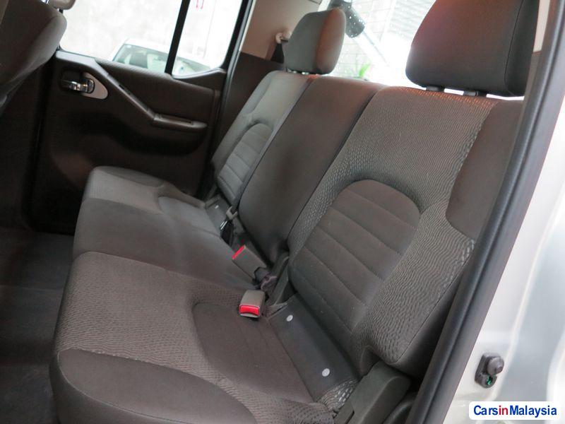 Nissan Navara Automatic 2012 - image 6