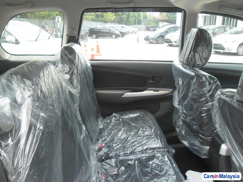 Toyota Avanza Automatic - image 10
