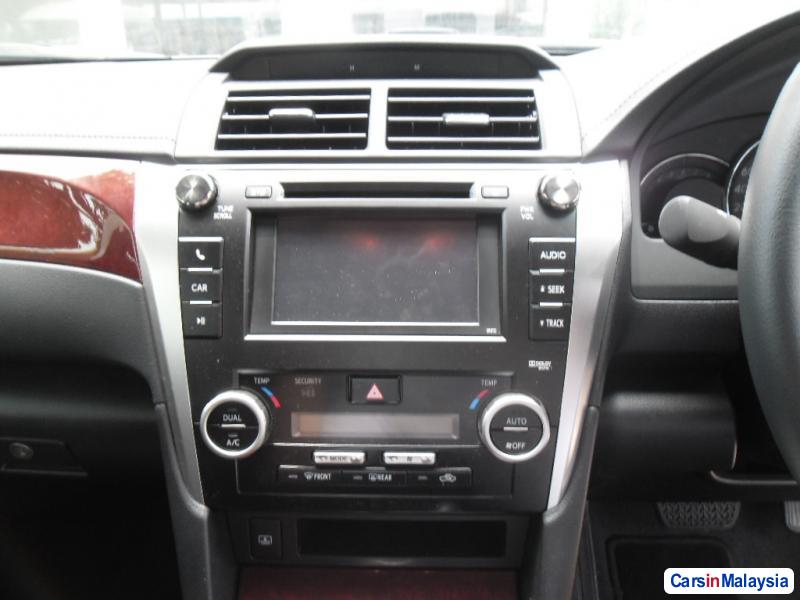 Toyota Camry Automatic - image 10