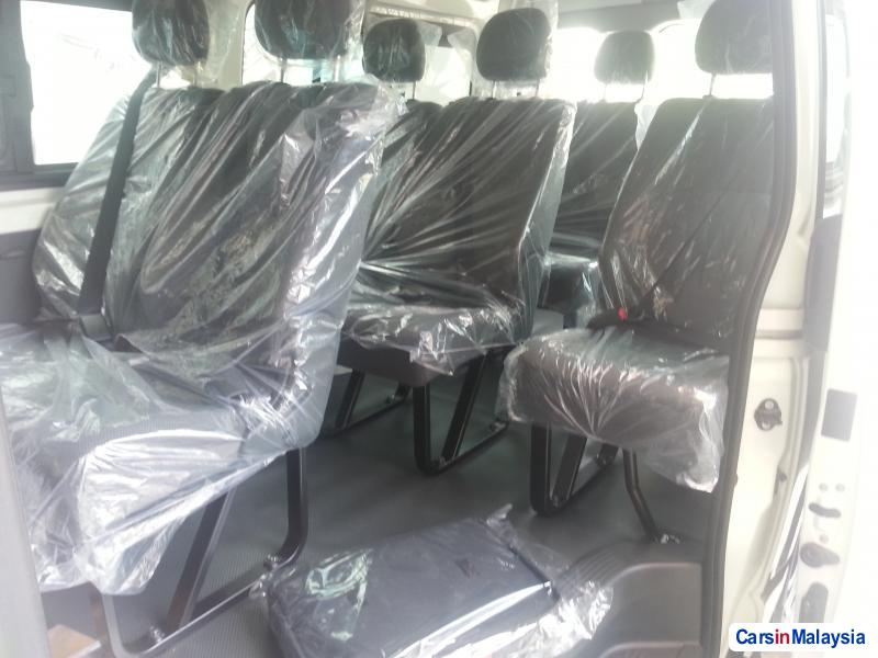 Toyota Hiace Manual - image 12