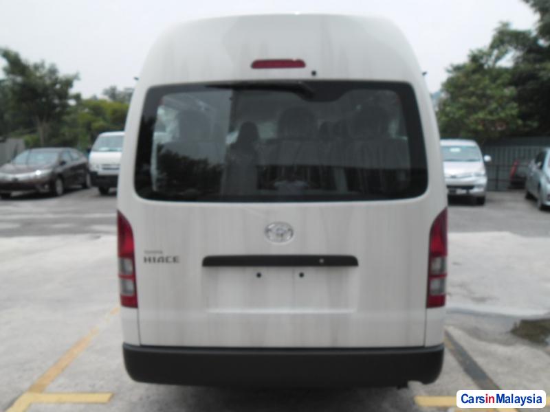 Toyota Hiace Manual - image 2