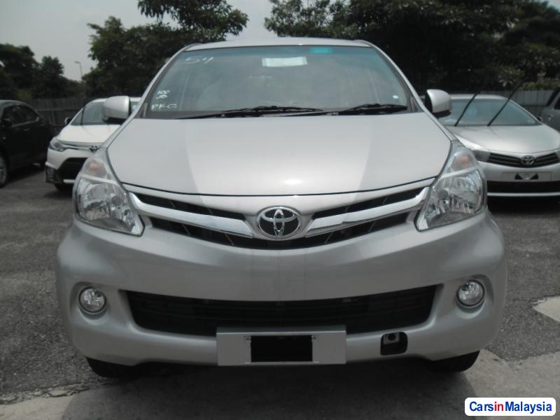 Toyota Avanza Automatic - image 3
