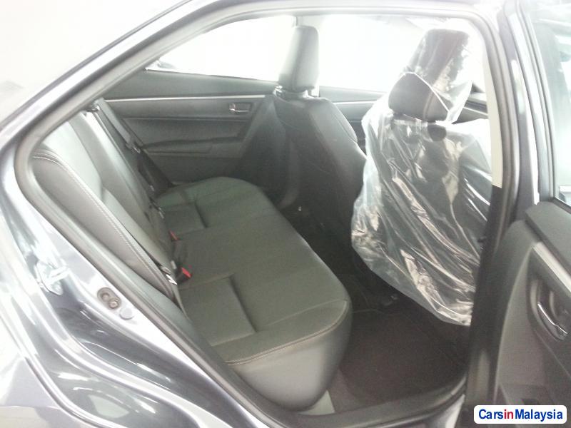 Toyota Altis Automatic - image 4