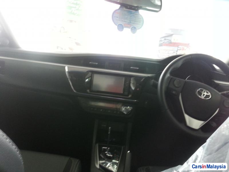 Toyota Altis Automatic - image 5