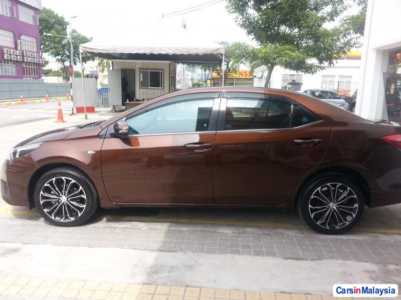 Toyota Altis Automatic - image 6