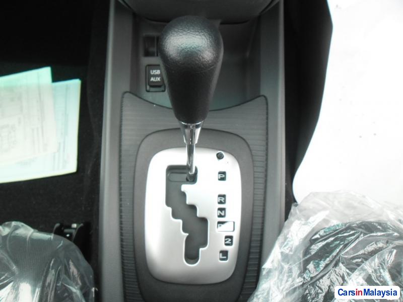 Toyota Avanza Automatic - image 6