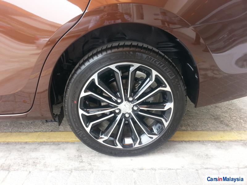 Toyota Altis Automatic - image 8