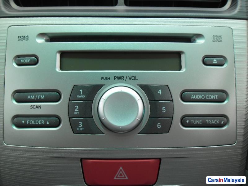Toyota Avanza Automatic - image 8