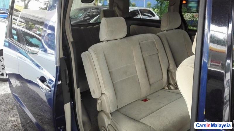 Toyota Alphard Automatic 2011 - image 3