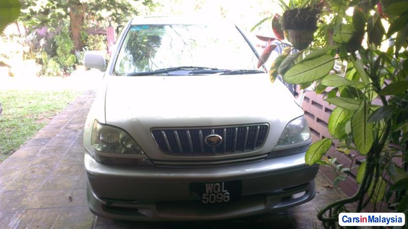 Pictures of Toyota Harrier Automatic 2002