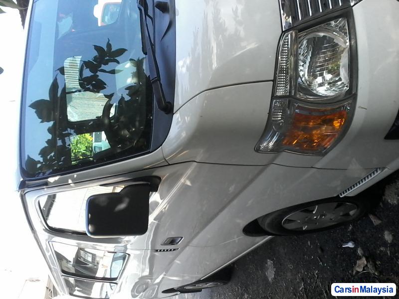 Nissan Urvan Manual 2011 - image 3