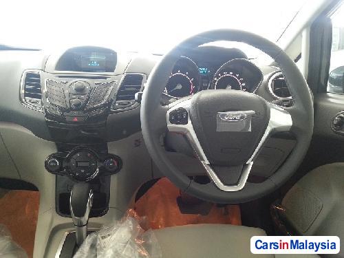 Ford Fiesta Semi-Automatic - image 5