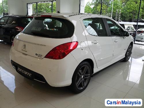 Peugeot 308 Automatic - image 2