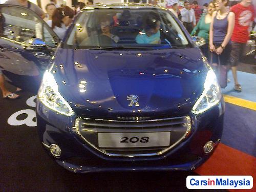 Peugeot 208 Semi-Automatic - image 3