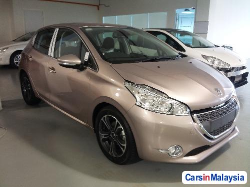 Peugeot 208 Automatic - image 5