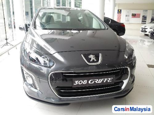 Peugeot 308 Automatic - image 5