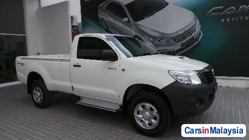 Toyota Hilux Manual - image 2