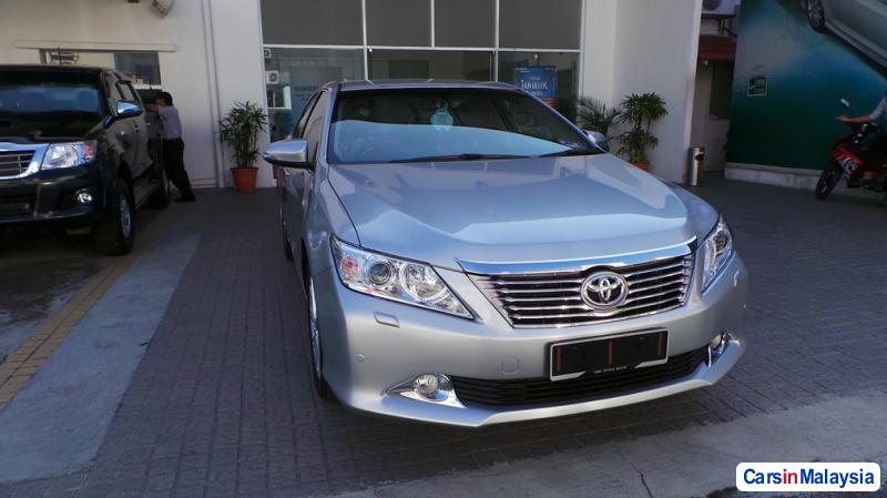 Toyota Camry Semi-Automatic