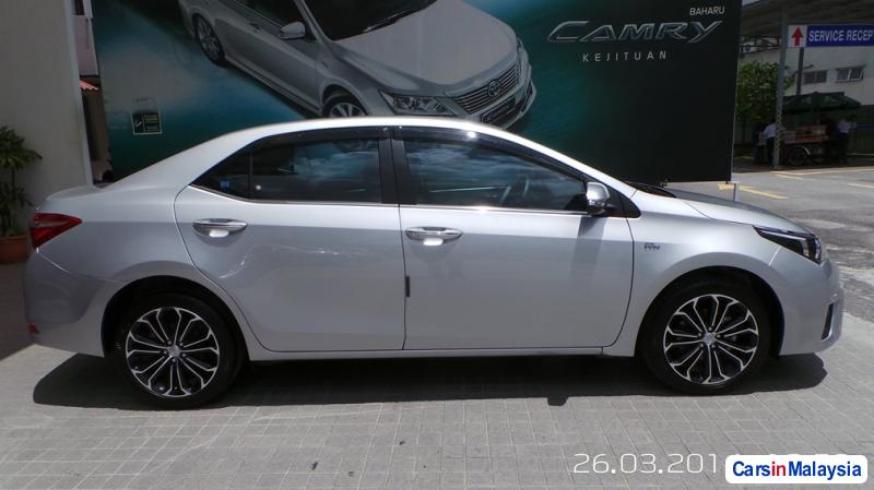 Toyota Altis Semi-Automatic 2014