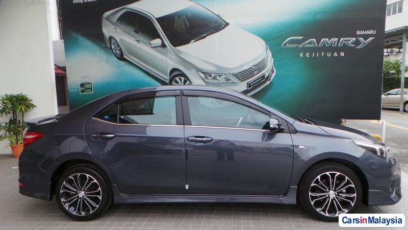 Toyota Altis Semi-Automatic