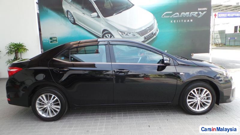 Toyota Altis Semi-Automatic