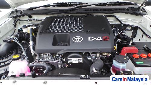 Toyota Hilux Manual - image 3