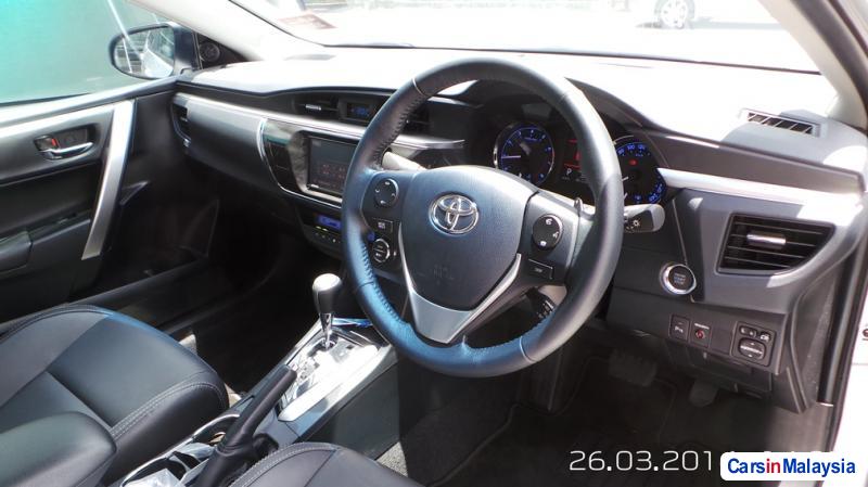 Toyota Altis Semi-Automatic - image 4