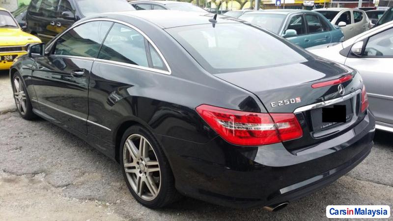 Mercedes Benz 250D Semi-Automatic 2012 - image 2