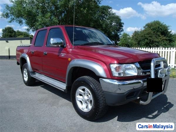 Pictures of Toyota Hilux Manual 2004