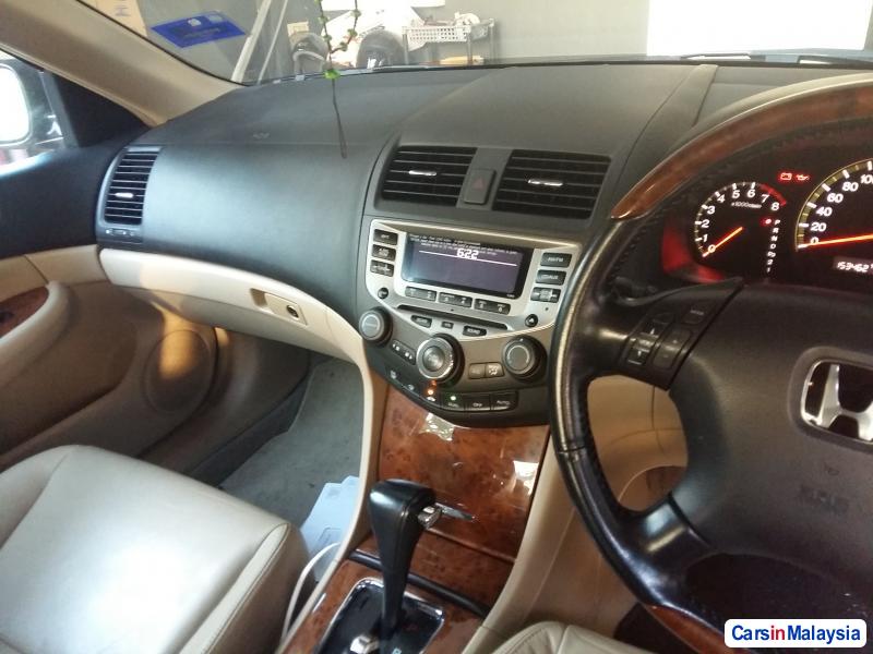 Honda Accord Automatic 2006 - image 6