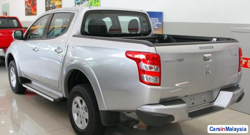 Mitsubishi Triton Automatic - image 2