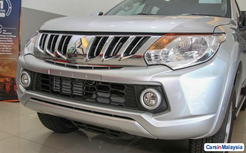 Mitsubishi Triton Automatic - image 4