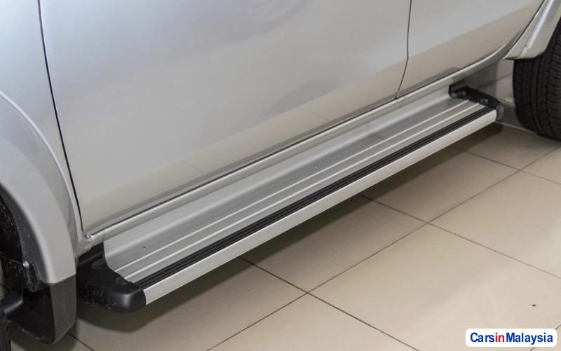 Mitsubishi Triton Automatic - image 5