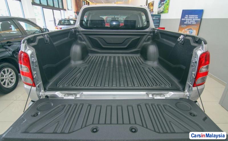 Mitsubishi Triton Automatic - image 7