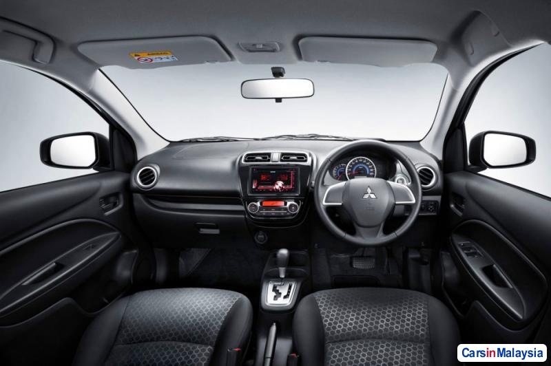 Mitsubishi Mirage - image 9