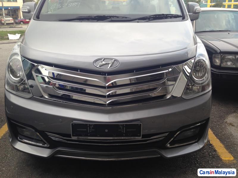 Hyundai Grand Starex Automatic - image 2