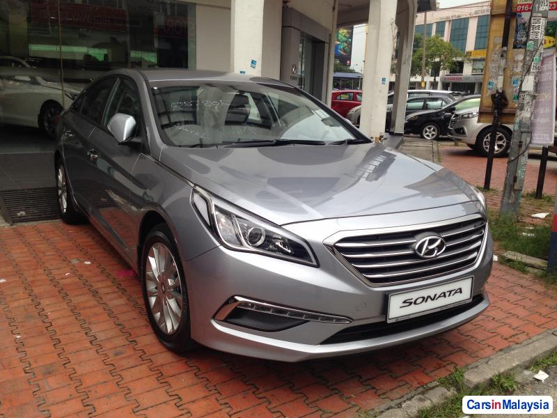 Hyundai Sonata Automatic - image 9