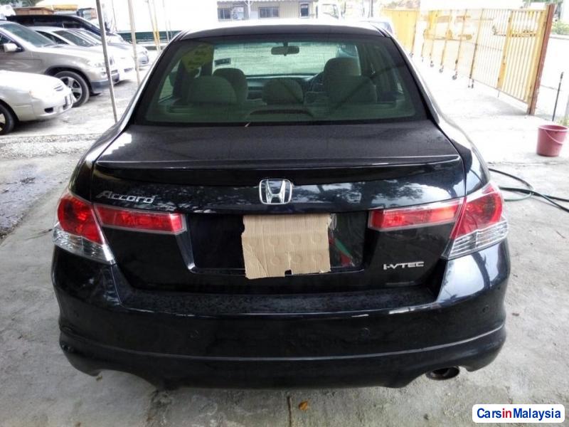 Honda Accord Automatic 2009 - image 2