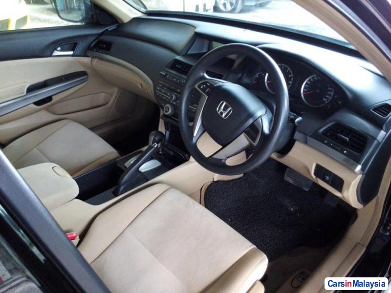 Honda Accord Automatic 2009 - image 4