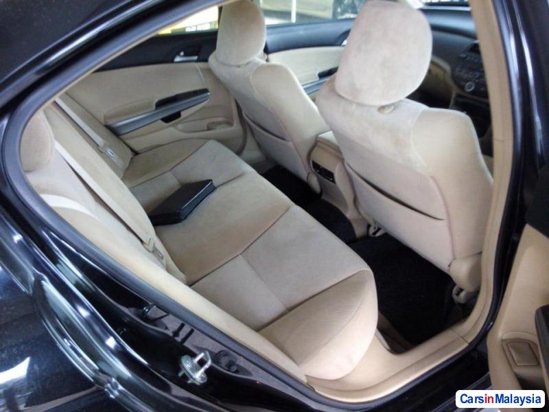 Honda Accord Automatic 2009 - image 5