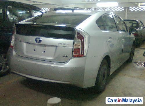 Toyota Prius Automatic - image 4