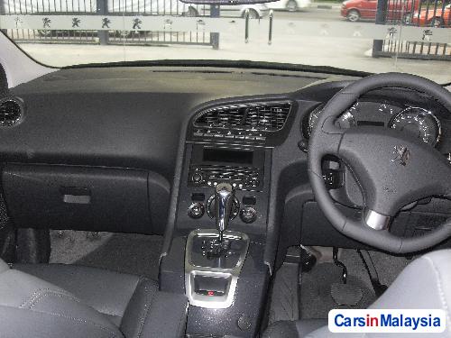 Peugeot 5008 Automatic - image 3