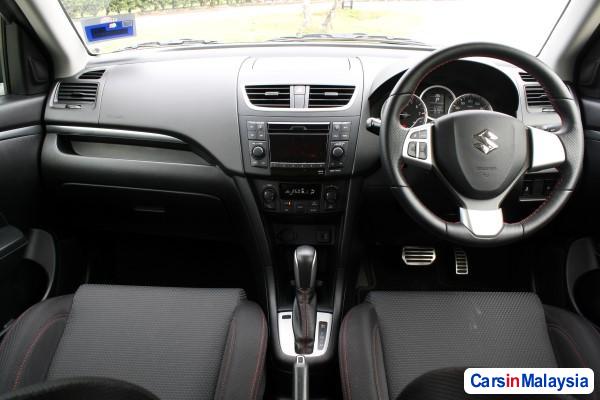 Suzuki Swift Automatic - image 10