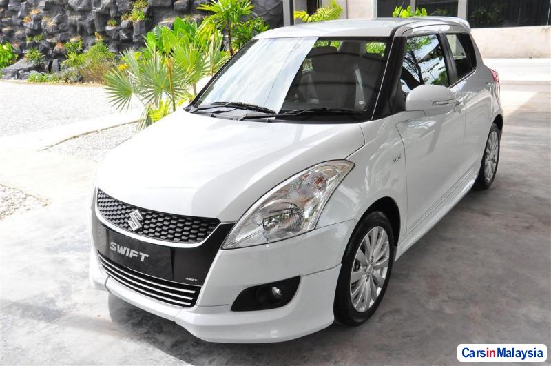 Suzuki Swift Automatic - image 11